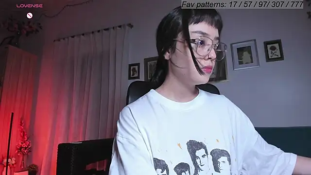 Conlosmichis online show from March 11, 11:15 pm