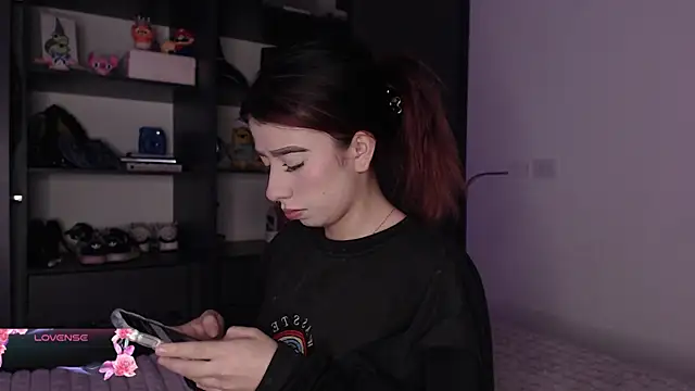 Snapshot of Your_rosalie chatting on October 3, 4:31 am Your rosalie online show from October 3, 4:31 am