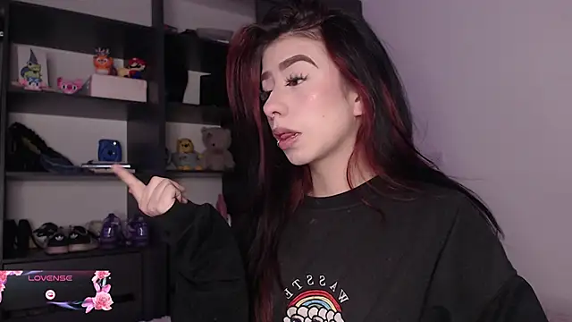 Snapshot of Your_rosalie chatting on October 4, 4:21 am Your rosalie online show from October 4, 4:21 am