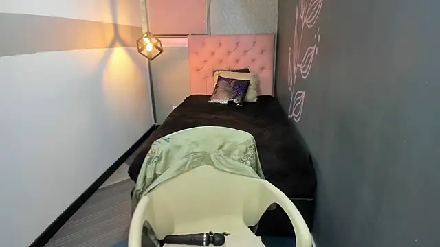 GiaFox  online show from March 10, 4:14 pm