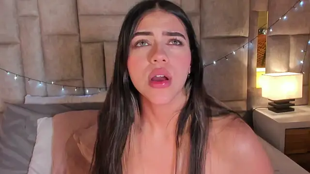 Snapshot of SofiScott_ chatting on January 22, 11:32 pm SofiScott online show from January 22, 11:32 pm