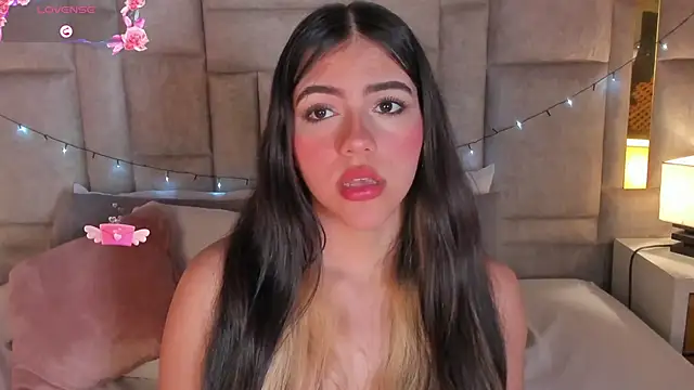 Snapshot of SofiScott_ chatting on January 27, 9:00 pm SofiScott online show from January 27, 9:00 pm