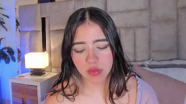 Snapshot of SofiScott_ chatting on March 13, 1:21 am SofiScott online show from March 13, 1:21 am