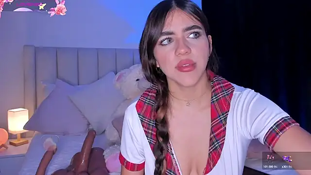 Snapshot of SofiScott_ chatting on September 27, 11:32 pm SofiScott online show from September 27, 11:32 pm