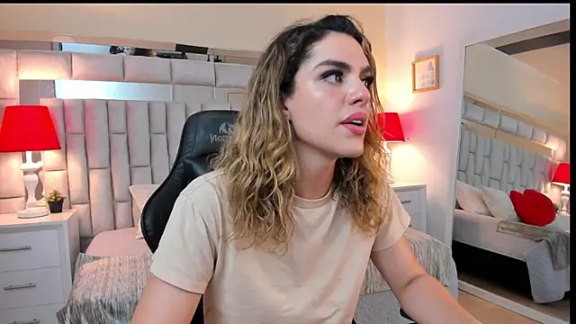 mariiahneedles online show from December 3, 12:57 am