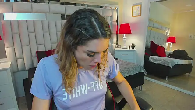 mariiahneedles online show from February 12, 5:58 am