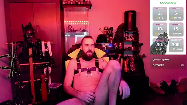 Snapshot of samaelO69 chatting on December 27, 4:04 am samaelO69 online show from December 27, 4:04 am