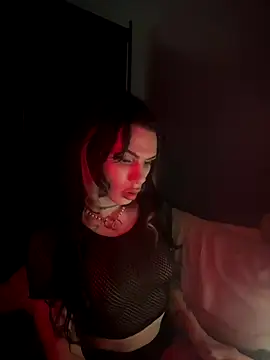 LinnWy69 online show from December 20, 7:26 am