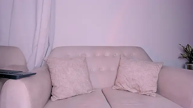 DannaHyde online show from January 17, 9:17 pm