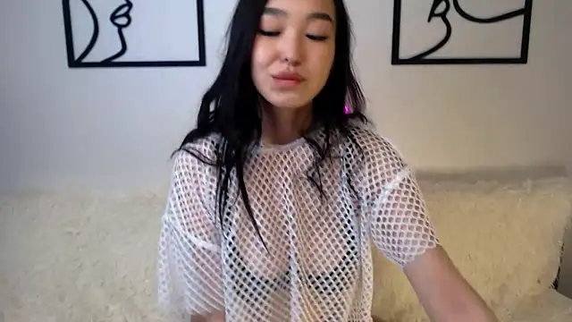 Snapshot of Hitomi_Itoo chatting on January 23, 1:45 pm Hitomi Itoo online show from January 23, 1:45 pm