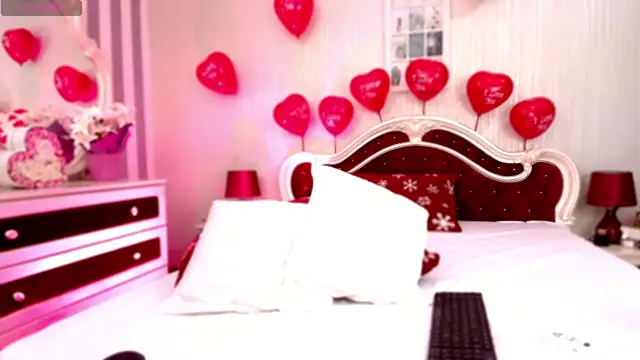 Snapshot of StacyLight chatting on February 14, 9:32 pm StacyLight online show from February 14, 9:32 pm