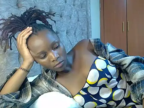 Naughty Girl17 online show from December 5, 7:17 pm