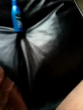 Snapshot of Village_0boy chatting on September 18, 11:12 am Village 0boy online show from September 18, 11:12 am