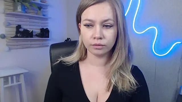 holly xglam online show from January 3, 10:52 am