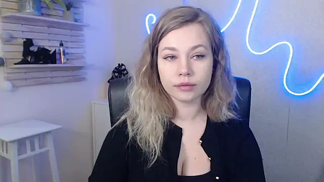 holly xglam online show from January 14, 3:11 am