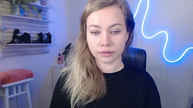 holly xglam online show from January 28, 4:50 am