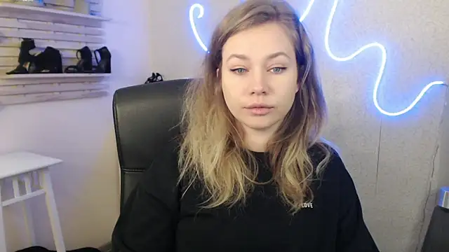 holly xglam online show from January 30, 2:27 am