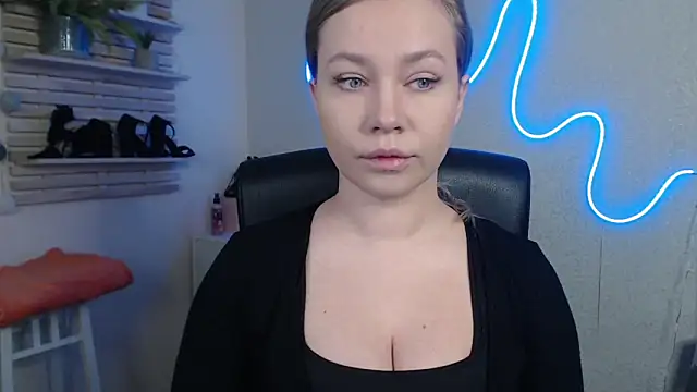 holly xglam online show from February 27, 12:10 am