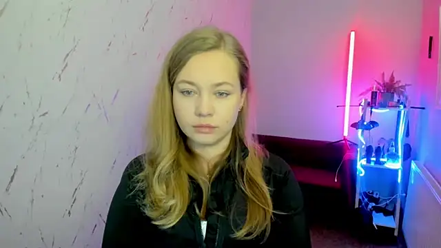 holly xglam online show from November 30, 6:12 pm