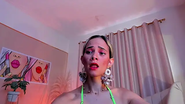 SkiinnyAna online show from February 3, 7:42 pm