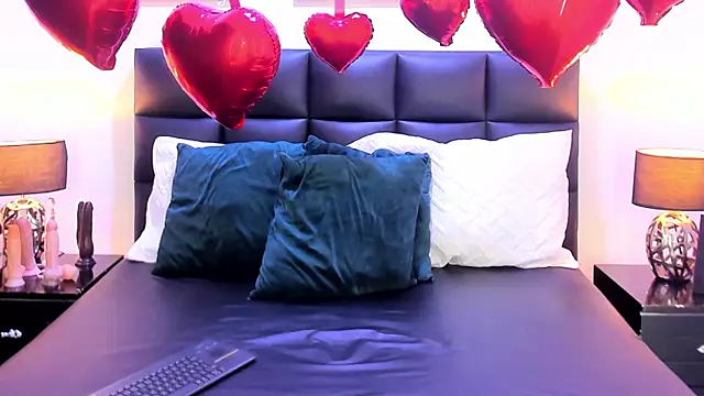 TaraCarson online show from February 13, 12:35 am