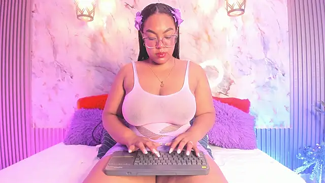 Esmeralda Duarte online show from March 14, 9:35 am