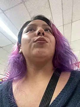 Snapshot of PurpleHaze17 chatting on December 4, 2:09 am PurpleHaze17 online show from December 4, 2:09 am