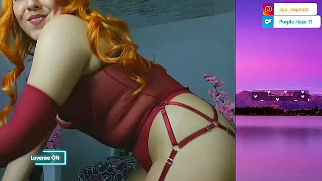 Snapshot of PurpleHaze17 chatting on October 28, 12:03 am PurpleHaze17 online show from October 28, 12:03 am