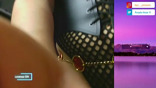 Snapshot of PurpleHaze17 chatting on November 4, 11:26 pm PurpleHaze17 online show from November 4, 11:26 pm