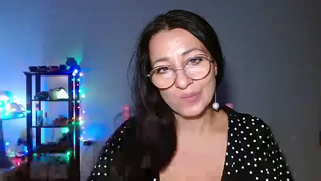 KeisyNeonX online show from October 7, 7:00 pm