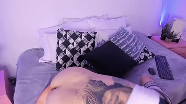 Grace Duppon online show from December 10, 10:37 pm