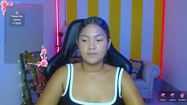 Snapshot of Cristal_War chatting on January 14, 11:58 pm Cristal War online show from January 14, 11:58 pm