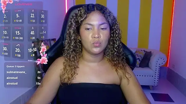 Snapshot of Cristal_War chatting on January 17, 2:50 am Cristal War online show from January 17, 2:50 am