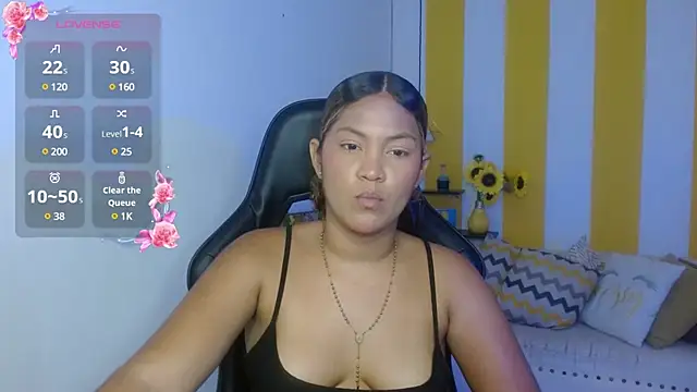 Snapshot of Cristal_War chatting on January 22, 11:21 pm Cristal War online show from January 22, 11:21 pm