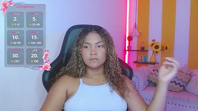 Snapshot of Cristal_War chatting on January 23, 11:36 pm Cristal War online show from January 23, 11:36 pm