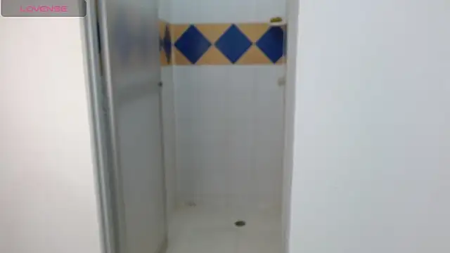 Snapshot of Cristal_War chatting on February 6, 11:37 pm Cristal War online show from February 6, 11:37 pm