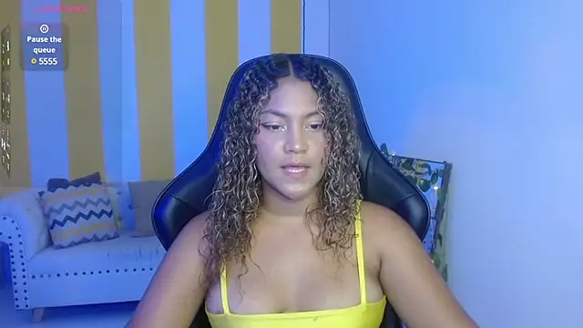 Snapshot of Cristal_War chatting on February 12, 11:30 pm Cristal War online show from February 12, 11:30 pm