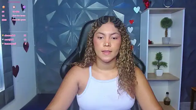 Snapshot of Cristal_War chatting on February 22, 10:20 pm Cristal War online show from February 22, 10:20 pm