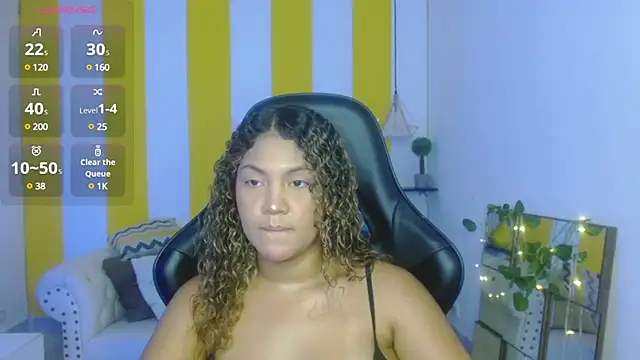 Snapshot of Cristal_War chatting on February 23, 10:09 pm Cristal War online show from February 23, 10:09 pm