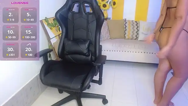 Snapshot of Cristal_War chatting on March 4, 12:50 am Cristal War online show from March 4, 12:50 am