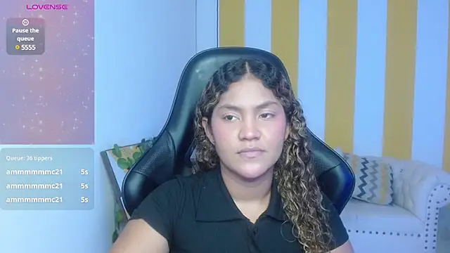 Snapshot of Cristal_War chatting on March 4, 11:54 pm Cristal War online show from March 4, 11:54 pm