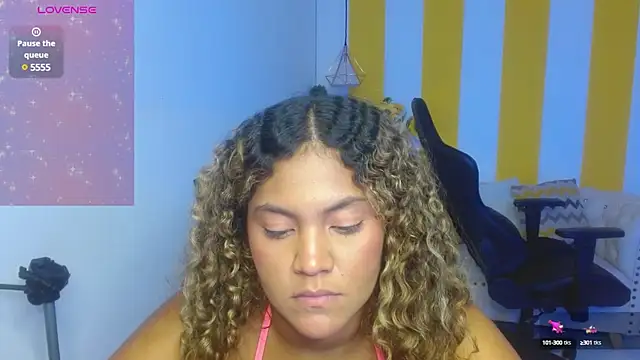 Snapshot of Cristal_War chatting on March 7, 2:57 am Cristal War online show from March 7, 2:57 am