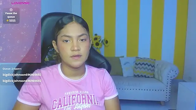 Snapshot of Cristal_War chatting on March 8, 11:49 pm Cristal War online show from March 8, 11:49 pm