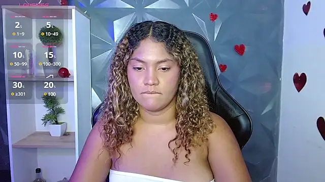 Snapshot of Cristal_War chatting on March 11, 11:59 pm Cristal War online show from March 11, 11:59 pm