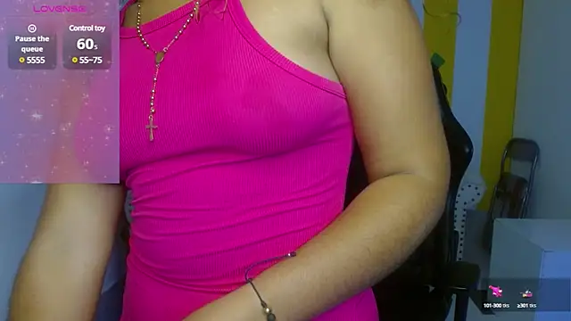 Snapshot of Cristal_War chatting on March 18, 11:53 pm Cristal War online show from March 18, 11:53 pm