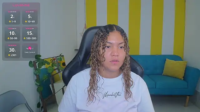 Snapshot of Cristal_War chatting on September 8, 9:25 pm Cristal War online show from September 8, 9:25 pm