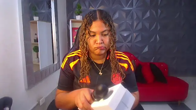 Snapshot of Cristal_War chatting on September 9, 9:58 pm Cristal War online show from September 9, 9:58 pm