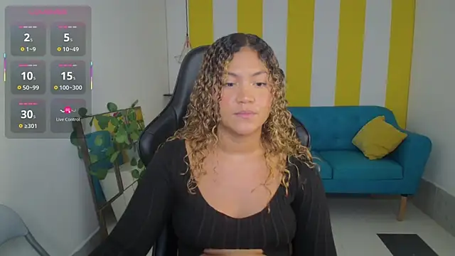 Snapshot of Cristal_War chatting on September 22, 11:18 pm Cristal War online show from September 22, 11:18 pm