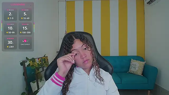 Snapshot of Cristal_War chatting on September 27, 9:31 pm Cristal War online show from September 27, 9:31 pm