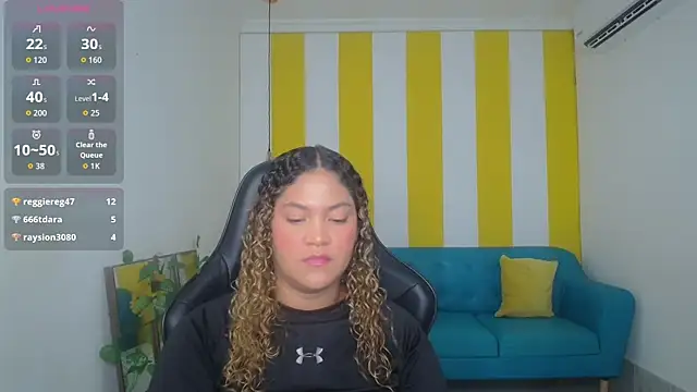 Snapshot of Cristal_War chatting on November 13, 11:14 pm Cristal War online show from November 13, 11:14 pm